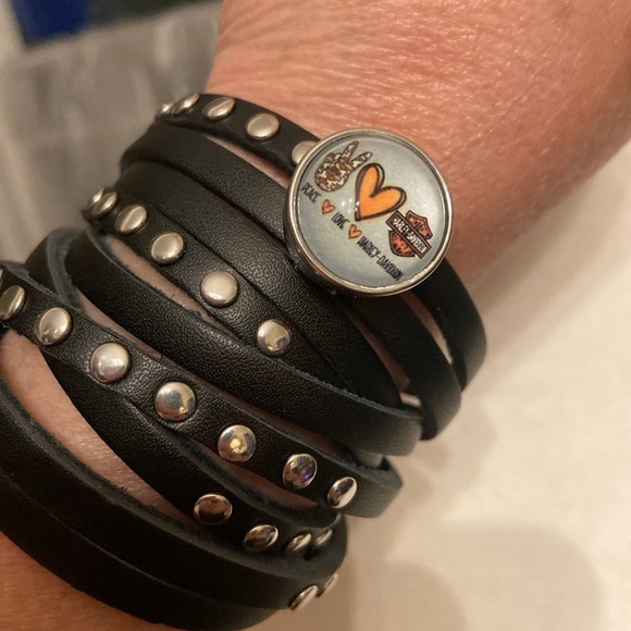 - HD Snap Button Wrap Bracelet - Picture 5 of 12